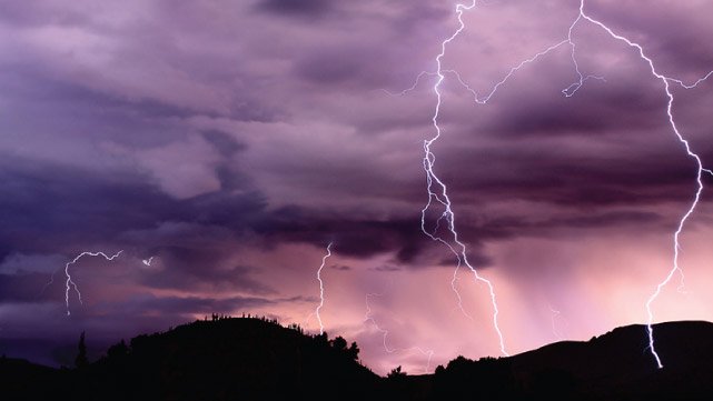 Tormenta el&eacute;ctrica en la Quebrada de Humahuaca, Jujuy, Argentina